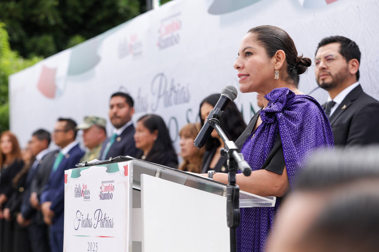 San Andrés Cholula dio inicio a las fiestas patrias con la develación del Bando Solemne 2025 y un programa cultural por el 215 Aniversario de la Independencia.
