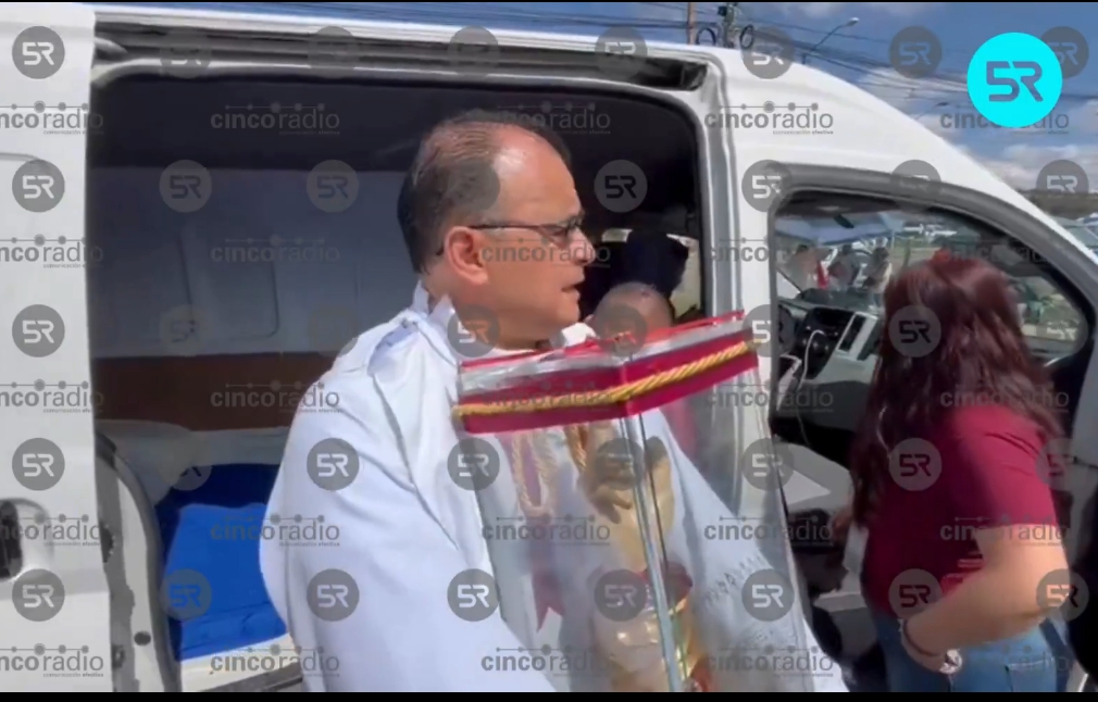 Acompañadas por el sacerdote Francisco Javier, las reliquias de San Judas Tadeo apoyan el proceso de reinserción social de los internos.