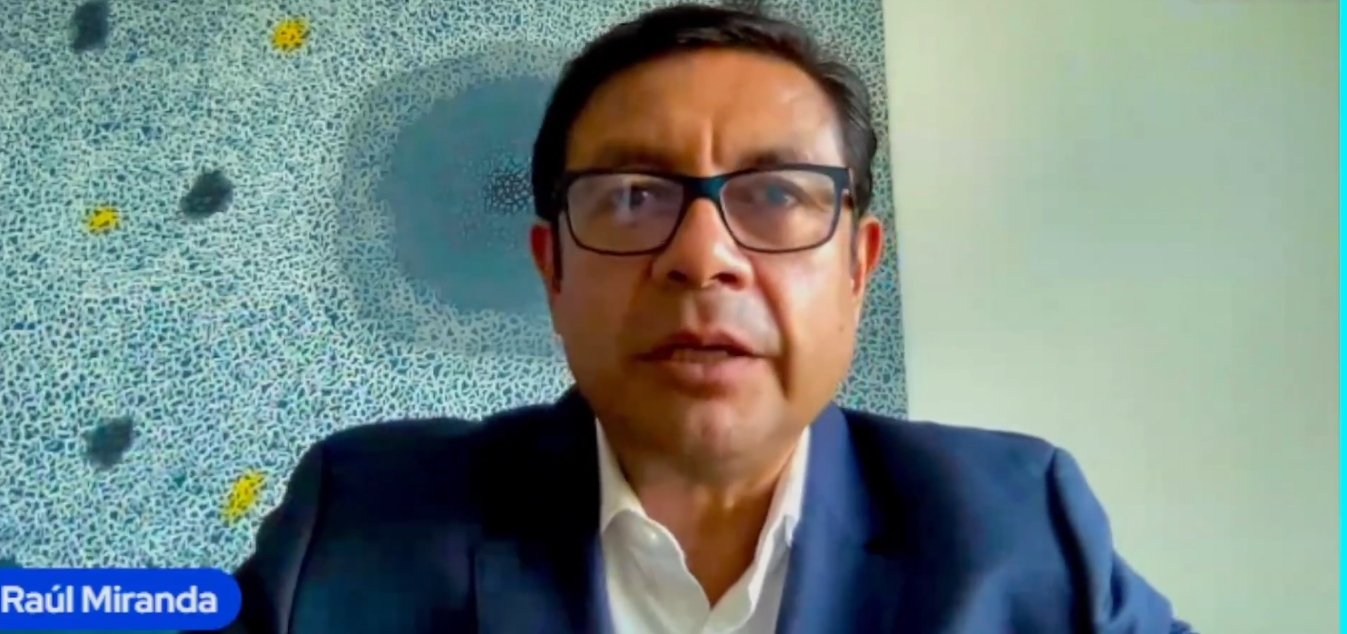El experto Raúl Miranda explica cómo la IA transforma contenidos, segmenta audiencias y personaliza información en redes sociales.