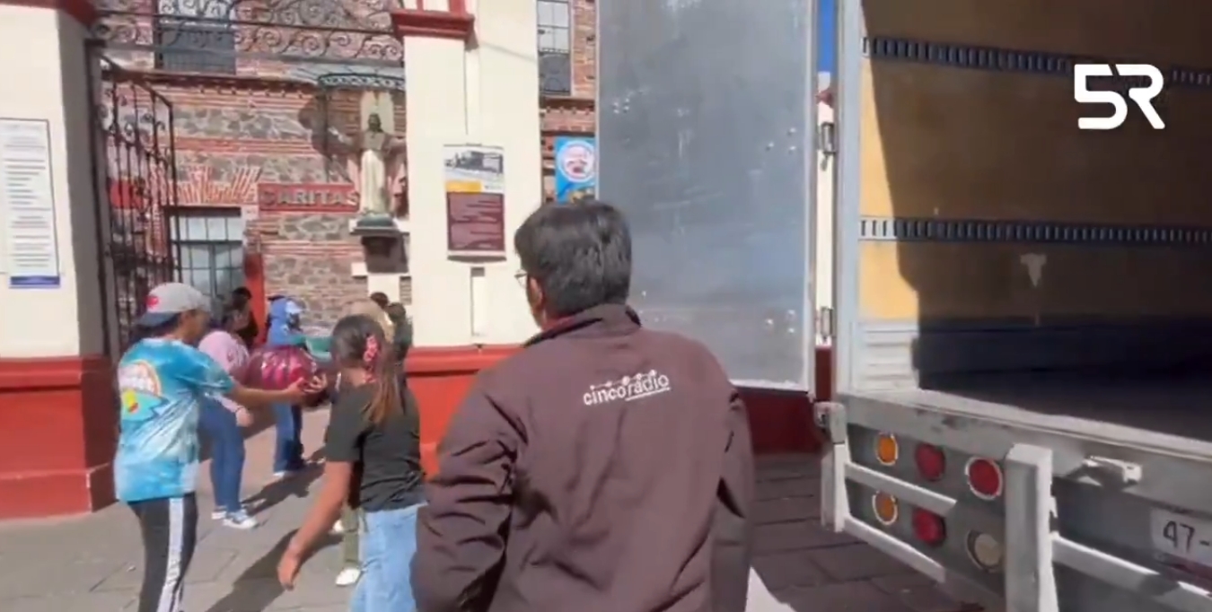 Cinco Radio y Cáritas Puebla envían víveres a familias afectadas en Xicotepec