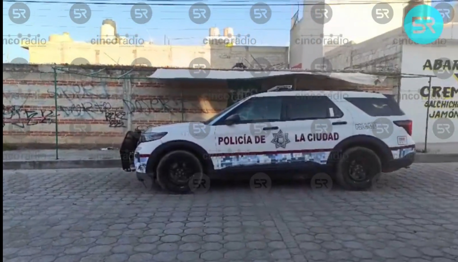 Una persona perdió la vida y dos más resultaron heridas tras detonaciones de arma de fuego registradas la noche del 21 de octubre en Bosques de Santa Anita, al norte de Puebla.