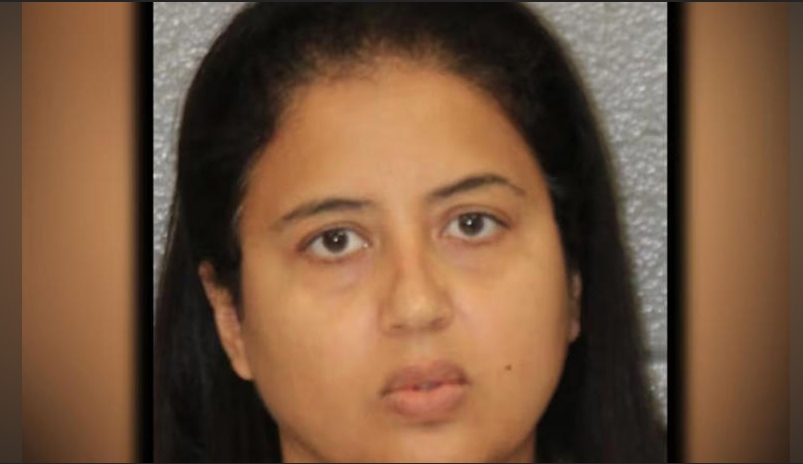 La maestra de kinder Chandraprabha Singh fue detenida tras agredir a su pareja con un cuchillo en Charlotte-Mecklenburg.