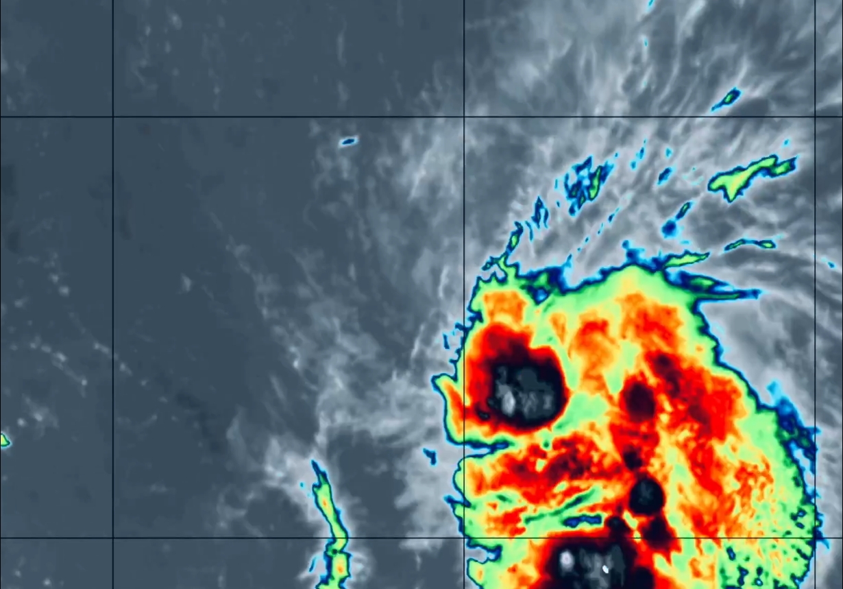 Jerry, décimo ciclón de la temporada, se desplaza al oeste-noroeste con vientos de 75 km/h y podría convertirse en huracán categoría 1.