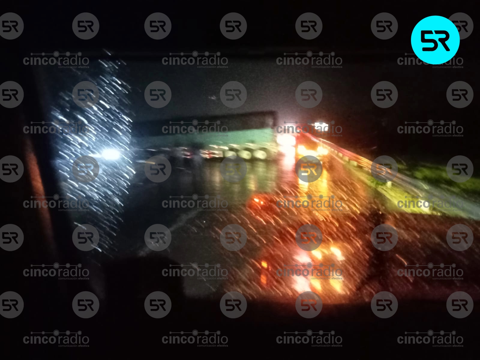 Madrugada de accidentes provoca cierres parciales en autopistas