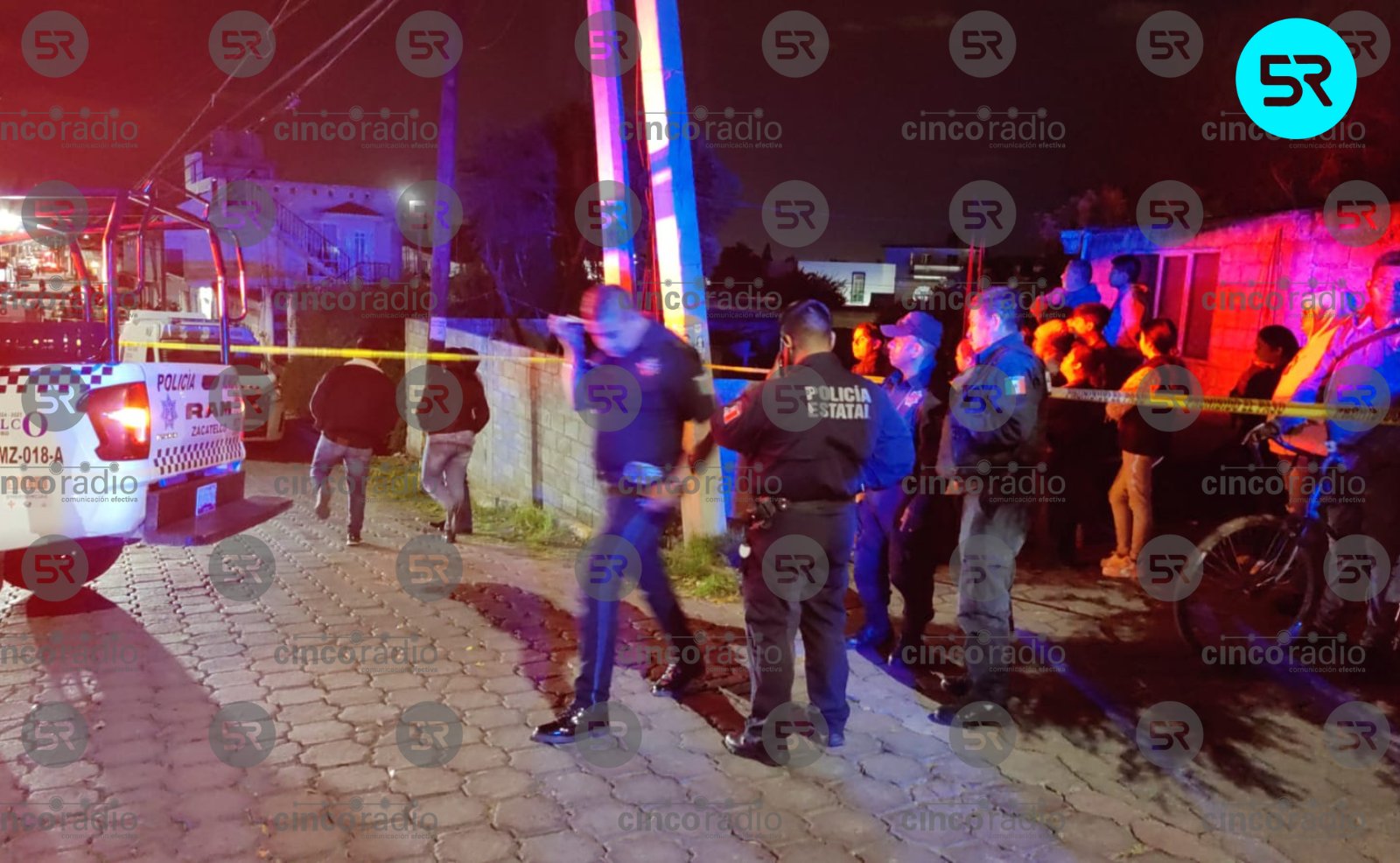 En Zacatelco, Tlaxcala, un asalto en la colonia Tlatlacola dejó un joven sin vida. La policía y Fiscalía investigan mientras los agresores escaparon.