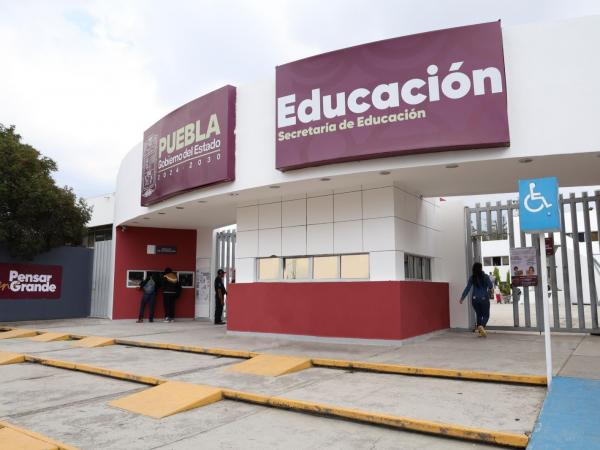 Tras las lluvias del 9 de octubre, 51 mil alumnos de 800 escuelas en siete municipios de la Sierra Norte retomarán clases presenciales.