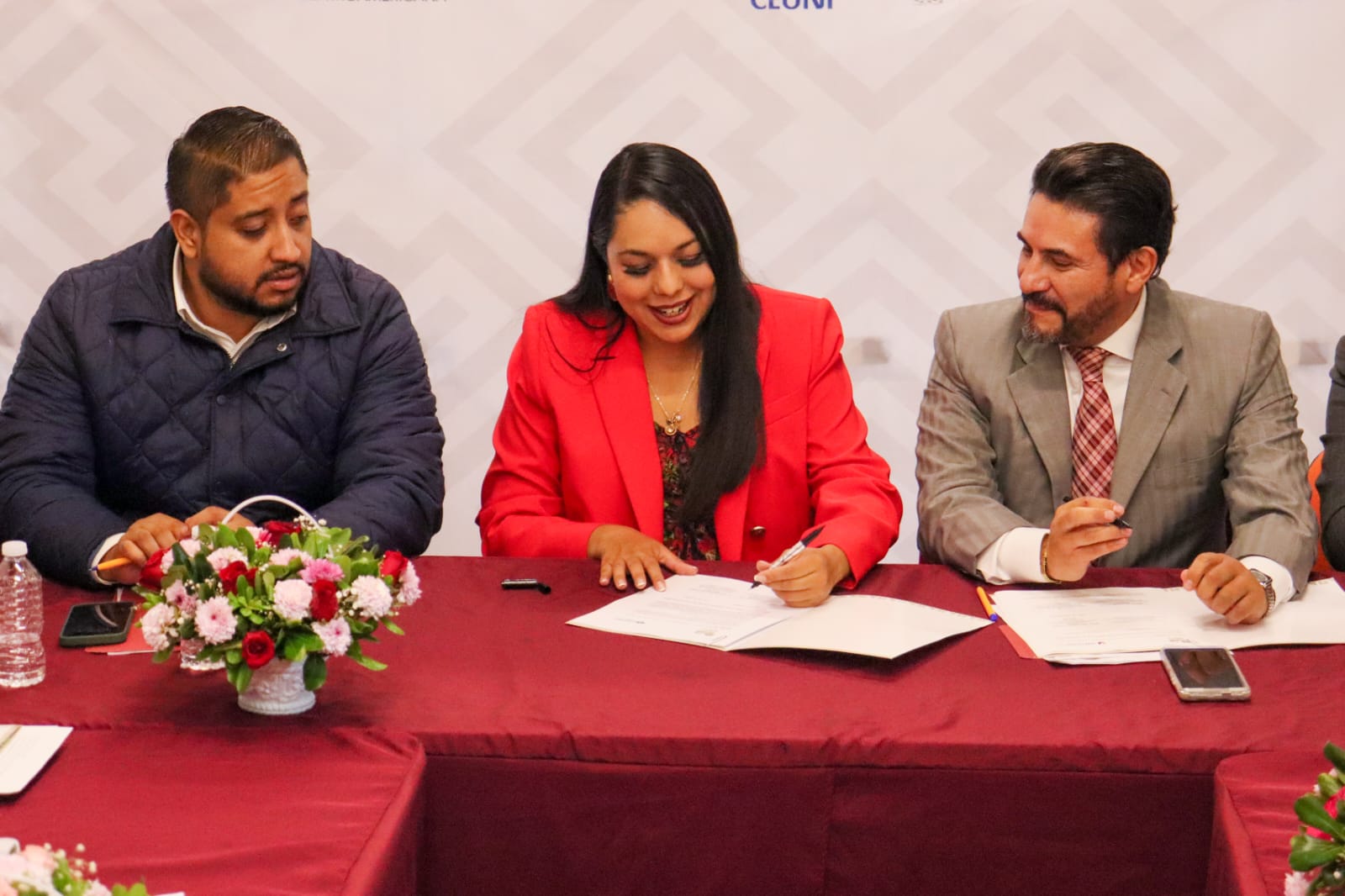 El Gobierno de San Pedro Cholula firma 11 convenios para que estudiantes realicen su servicio social y prácticas profesionales.