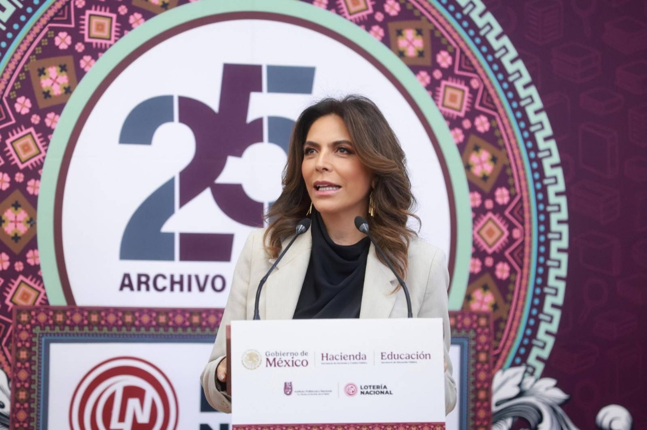 El IPN y Lotería Nacional firmaron un convenio y presentaron un billete conmemorativo por los 25 años del Archivo Histórico del Politécnico.