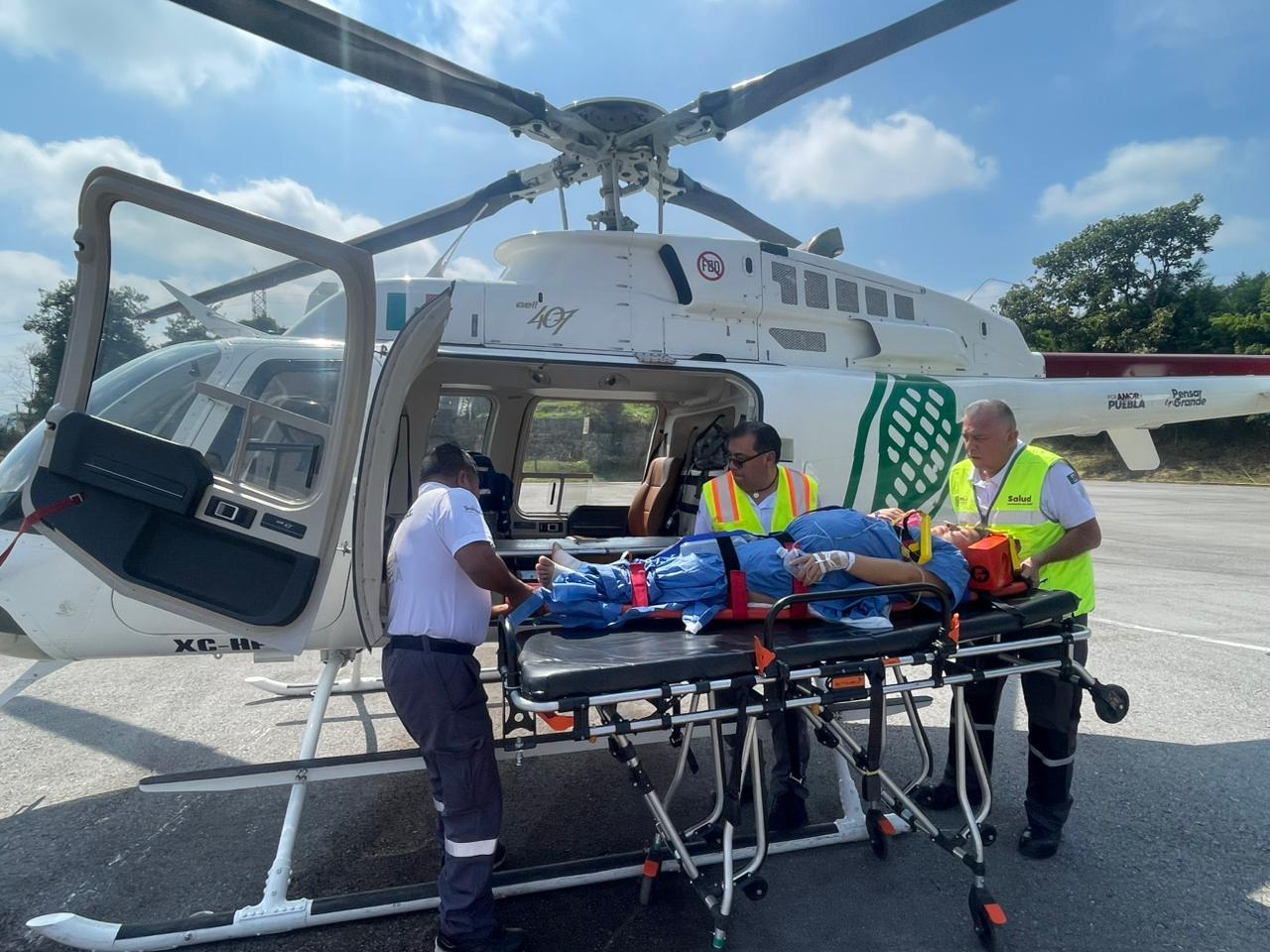 Una mujer de 34 años de Huauchinango fue trasladada al Hospital de la Mujer en Puebla tras presentar signos de alarma por preeclampsia.