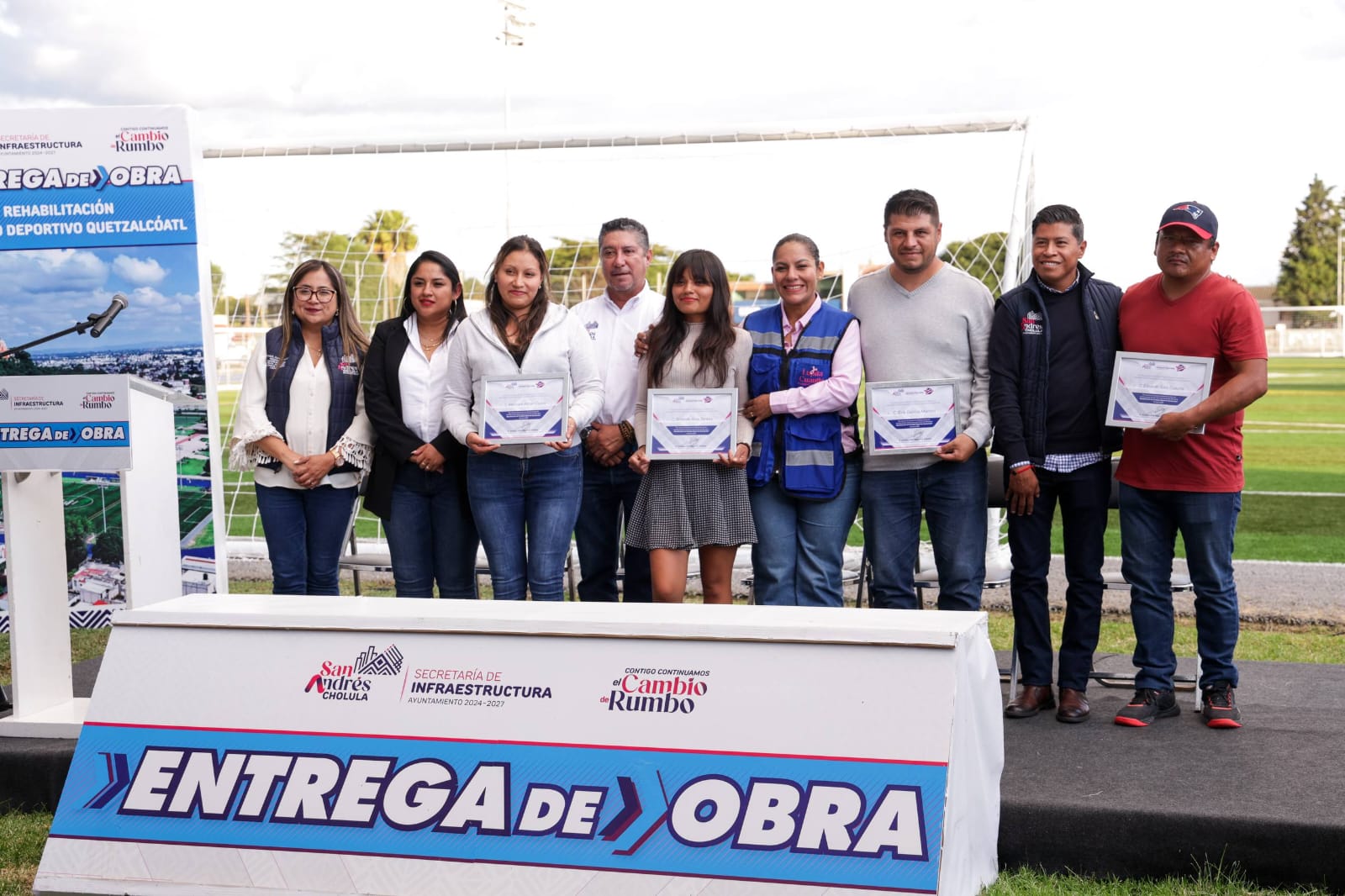 Lupita Cuautle entrega la rehabilitación del Complejo Deportivo Quetzalcóatl, con nuevas instalaciones deportivas y áreas recreativas para la comunidad.