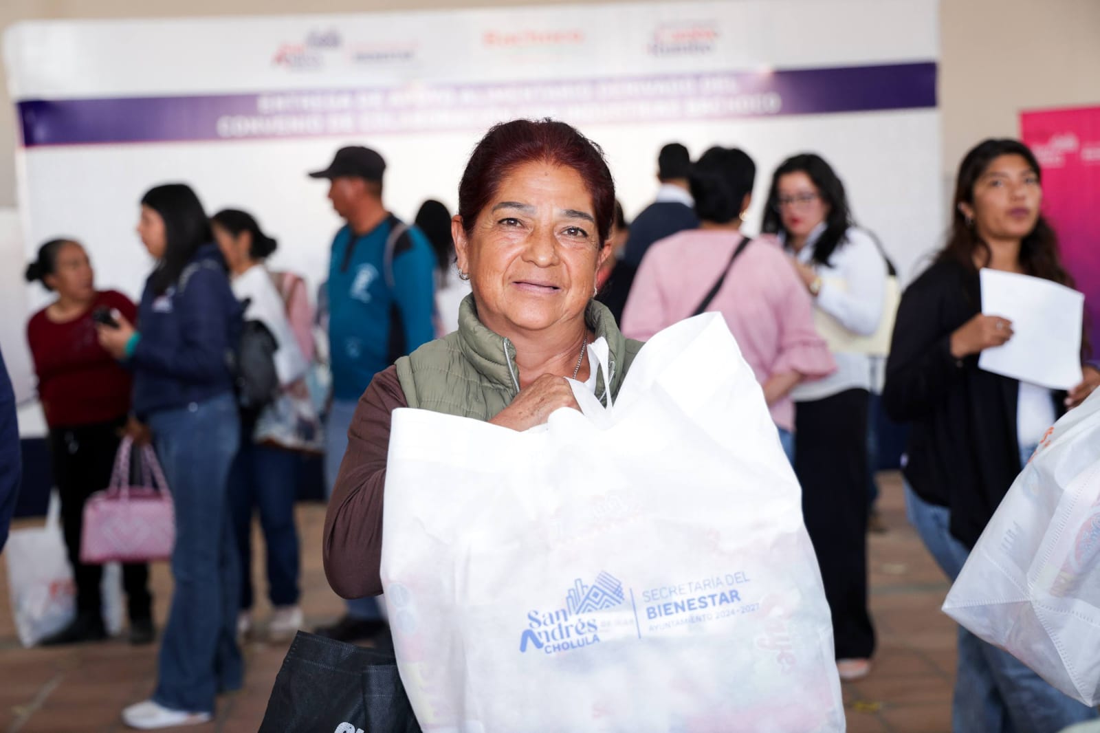 El Ayuntamiento de San Andrés Cholula y Bachoco fortalecen la nutrición de familias vulnerables con 450 apoyos alimentarios.