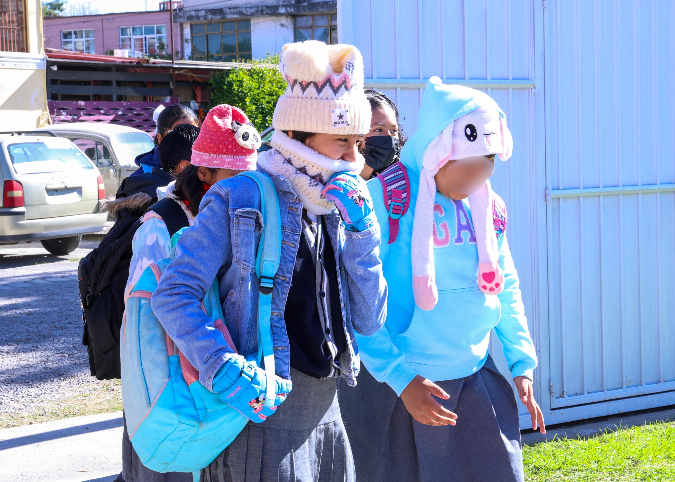 Por el frío y el fenómeno “La Niña”, la SEP implementará horario de invierno del 3 de noviembre al 27 de febrero de 2026 en escuelas poblanas.