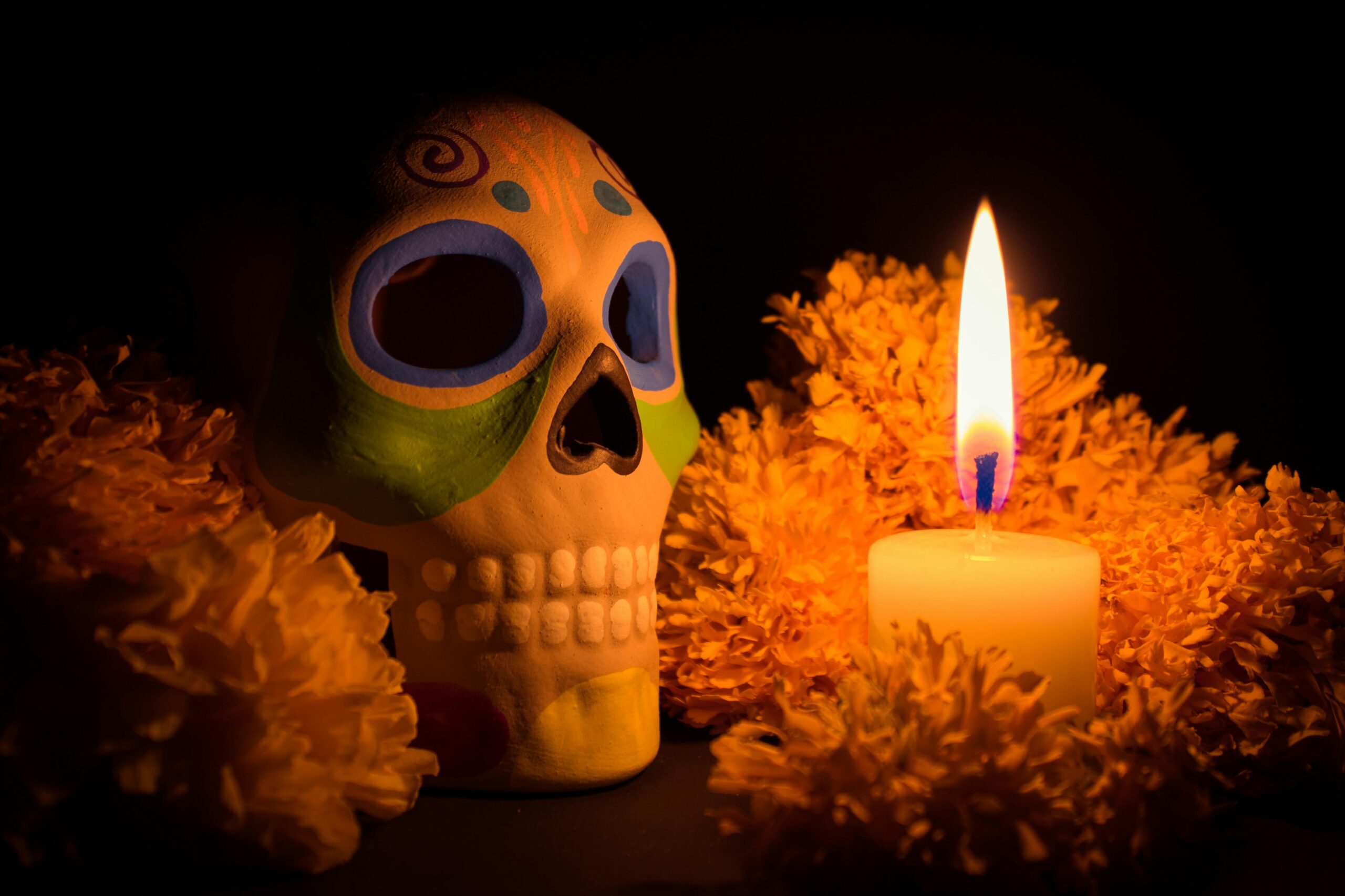 El 28 de octubre se rinde homenaje a las almas de quienes fallecieron de forma trágica, con altares y tradiciones en Puebla y México.