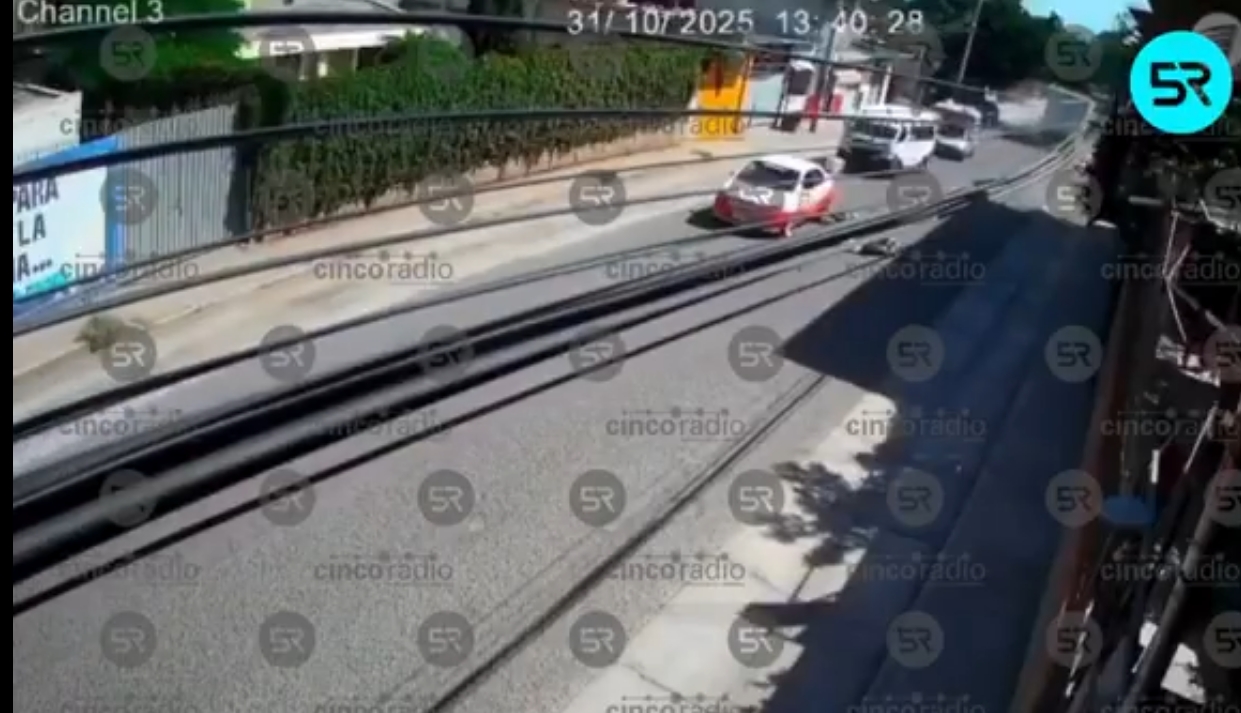 El accidente ocurrió el 31 de octubre en San Diego Chalma, Tehuacán; un video captó el momento en que el camión circulaba en sentido contrario.