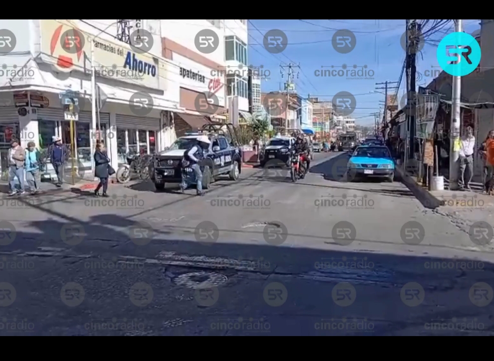 Texmelucan aplica operativo para impedir la instalación de ambulantes en el centro, atendiendo denuncias del Mercado Domingo Arenas y comercios establecidos.