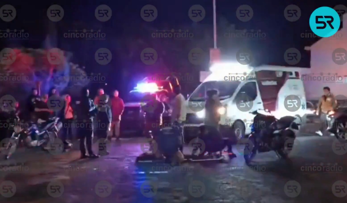 Choque entre motociclistas en Atlixco dejó a un joven inconsciente y otro con lesiones menores; ocurrió el 16 de noviembre. Autoridades atendieron la emergencia.