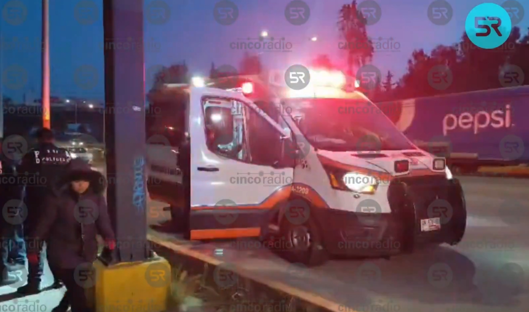 Autoridades atendieron a una mujer lesionada con arma blanca en el puente de La María, tras denunciar que motociclistas intentaron asaltarla.