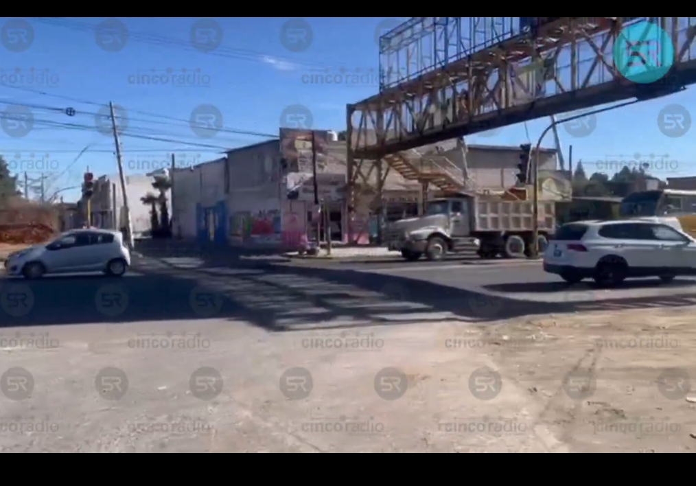 Autoridades atendieron a una mujer lesionada por arma blanca en la carretera federal a Calpan, en Tepontla; fue llevada a un hospital y no hay detenidos.