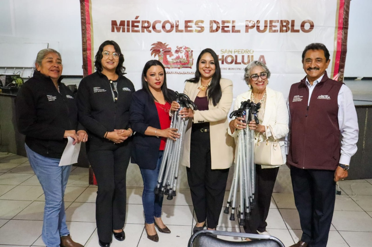Tonantzin Fernández encabezó una nueva jornada del “Miércoles del Pueblo” en San Pedro Cholula, donde atendió directamente a la ciudadanía junto a su gabinete.