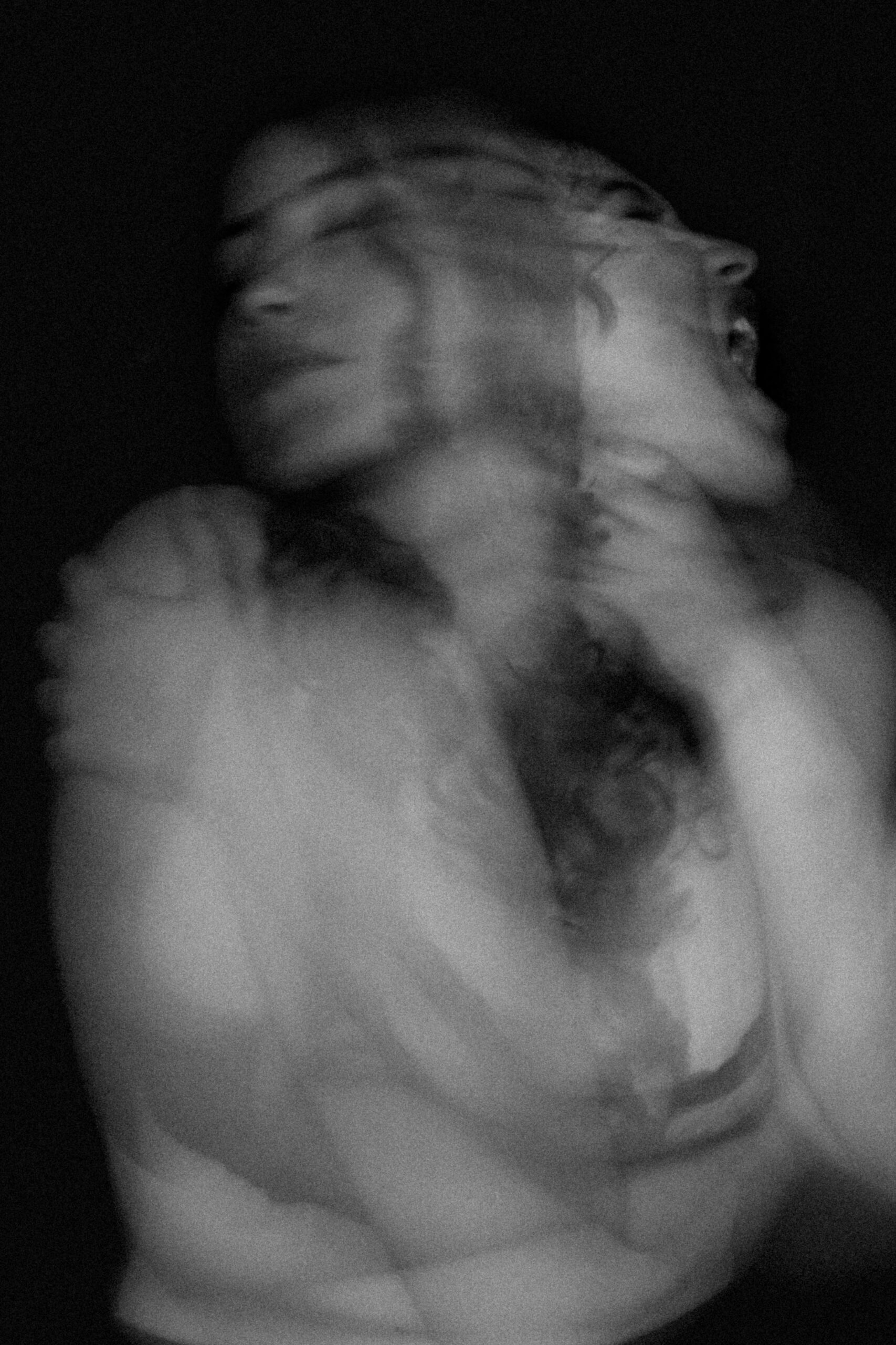 Mujer camina desnuda sobre Periférico Ecológico; autoridades la resguardan