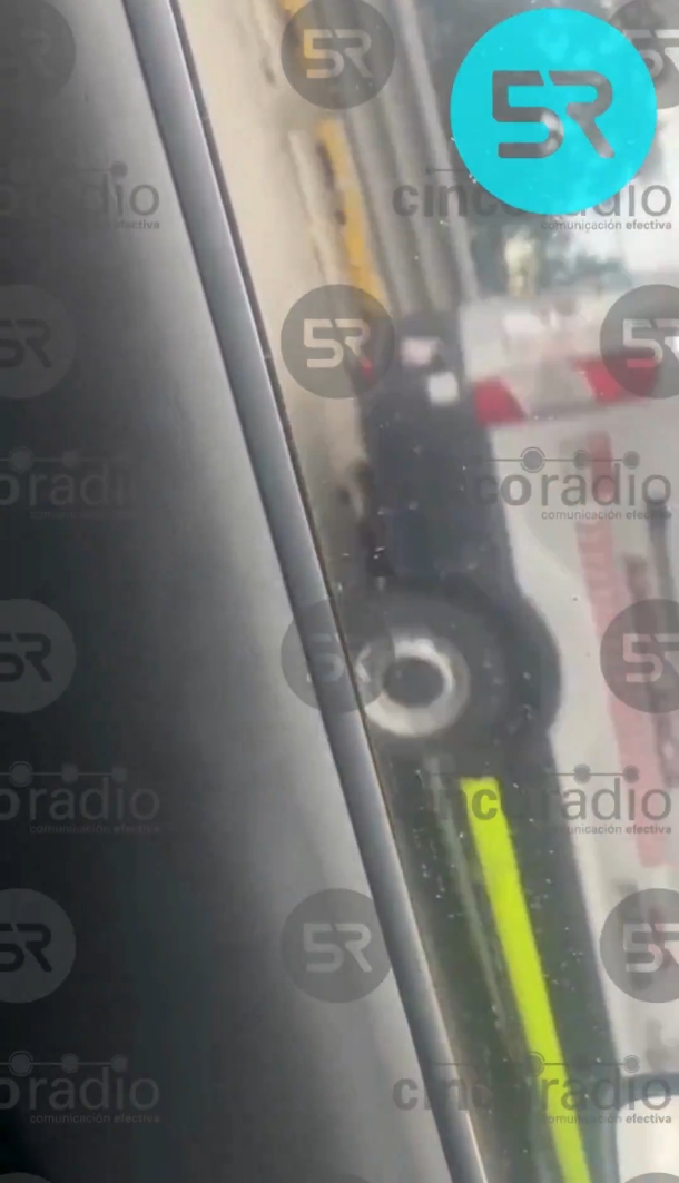 Se registraron dos percances adelante del puente de La Resurrección; uno involucra a un motociclista y otro a un tráiler y un vehículo particular.