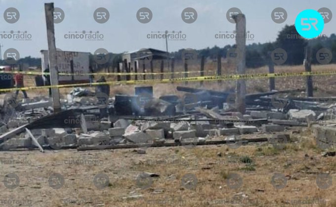 La FGJE confirmó la muerte de Fidel N., de 65 años, tras la explosión de un polvorín en Xaloztoc; su esposa sigue grave.