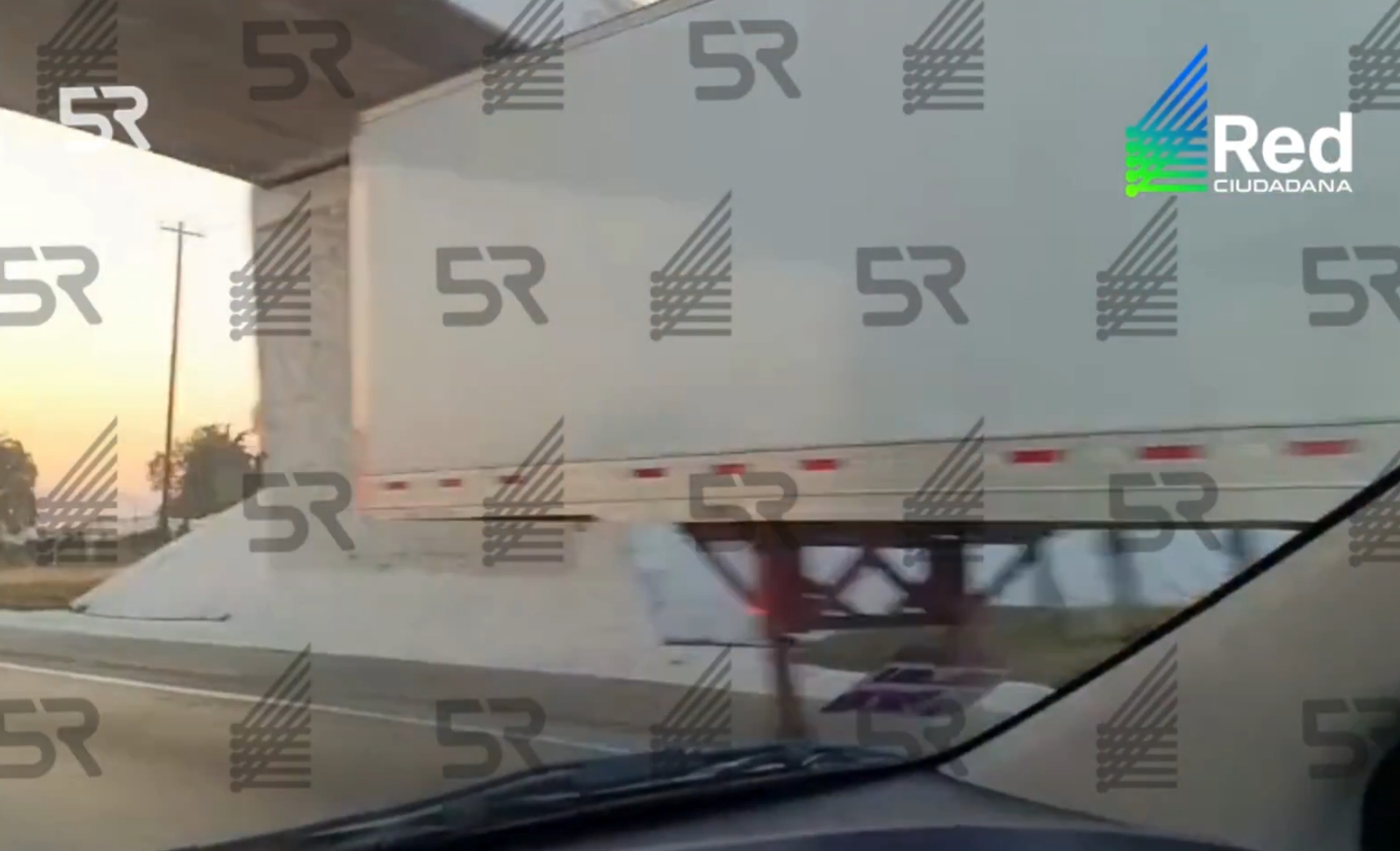 Autoridades atendieron el reporte del presunto robo de un tractocamión en Acatzingo, antes de la zona conocida como Las Cachimbas.