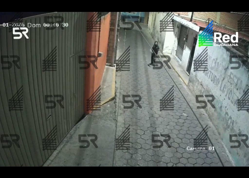 Habitantes de San Jerónimo Caleras denunciaron el robo de autopartes en la calle Toribio Benavente. El hecho quedó captado en video y ya fue reportado a autoridades.