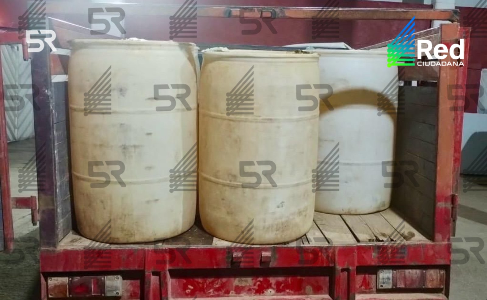 SSP y Policía de Ahuazotepec recuperaron más de 1,900 litros de hidrocarburo robado el 12 de enero en la carretera Zacatlán-Huauchinango.