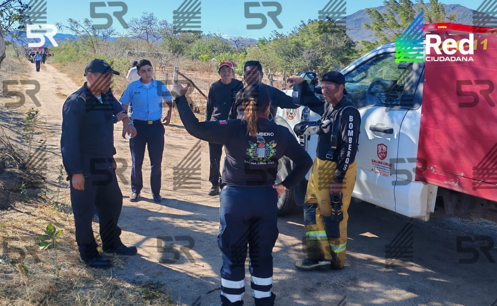 Personal de la Secretaría de Marina apoyó en el combate de un incendio en la colonia La Hacienda, en Salina Cruz, con una afectación de 16 hectáreas.