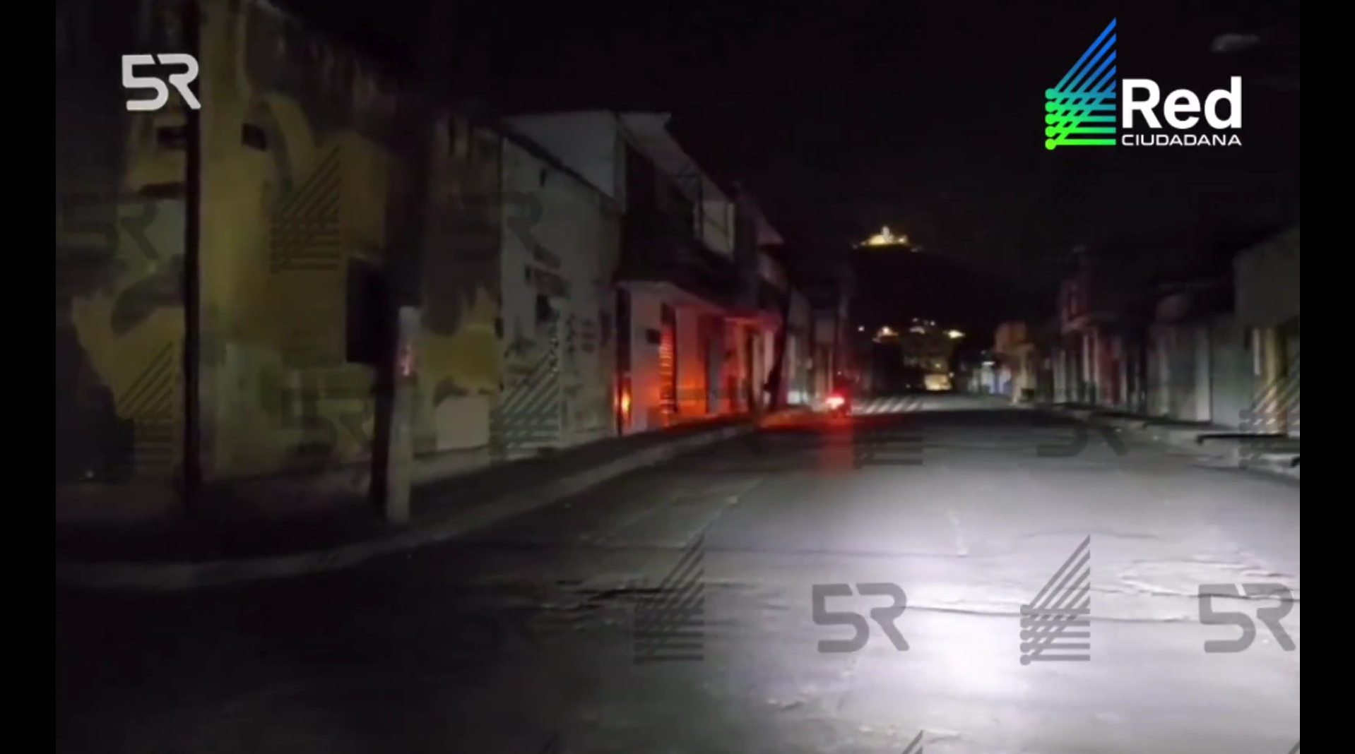 Explosión de transformador en Atlixco dejó colonias sin luz durante la noche; Policía Municipal reforzó vigilancia tras tres estallidos.