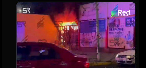 Incendio en mercado de Infonavit San Bartolo es controlado; no hay lesionados